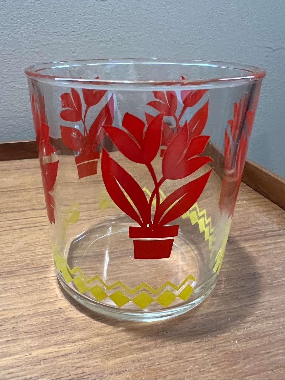 Vintage Hazel Atlas Red Tulips Yellow Trim oversized glass